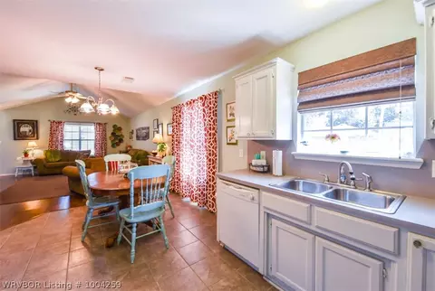519 Loop W, Roland, OK 74954 photo 11