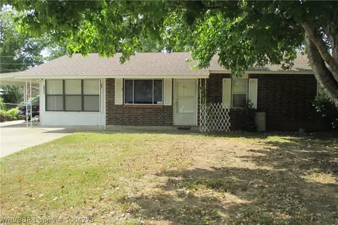1304 N 4th St, Paris, AR 72855 photo 1