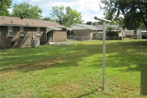 1304 N 4th St, Paris, AR 72855 photo 11