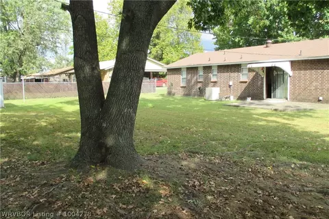 1304 N 4th St, Paris, AR 72855 photo 8