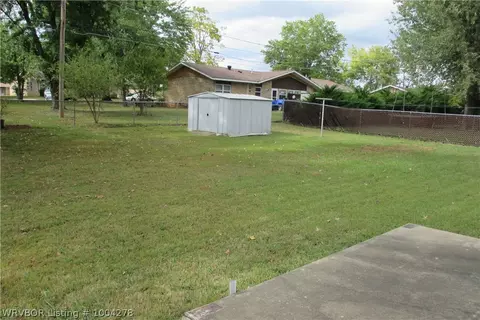1304 N 4th St, Paris, AR 72855 photo 5
