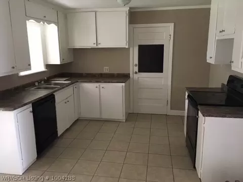 3804 Morris Dr, Fort Smith, AR 72904 photo 2
