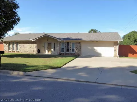 3713 Hendricks Ct, Fort Smith, AR 72903 photo 2