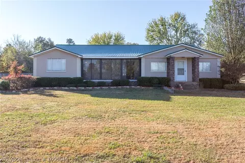 3102 E Mckenzie Ave, Pocola, OK 74902 photo 1