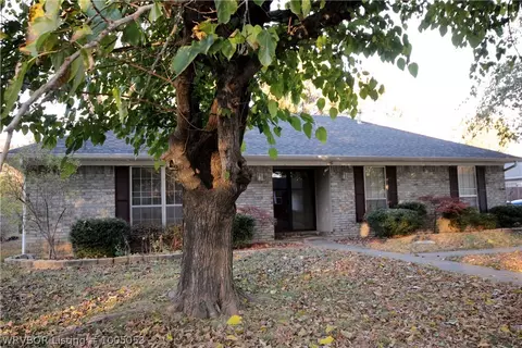 4301 Royal Oak Dr, Fort Smith, AR 72904 photo 1