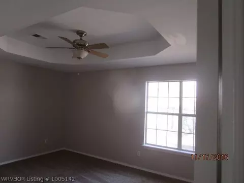125 Commanche Loop, Roland, OK 74954 photo 4