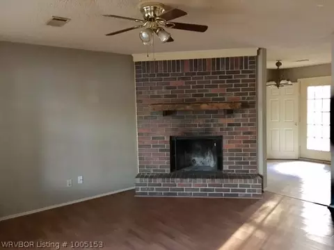 504 O St, Barling, AR 72923 photo 3