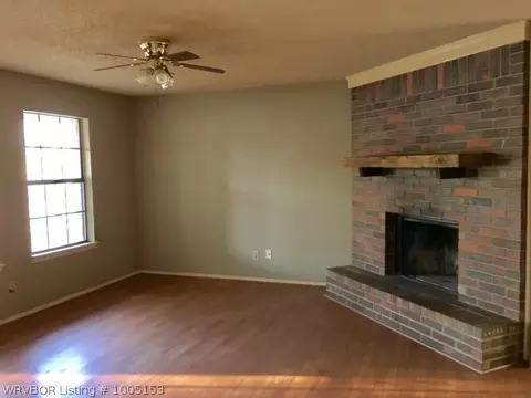 504 O St, Barling, AR 72923 photo 2