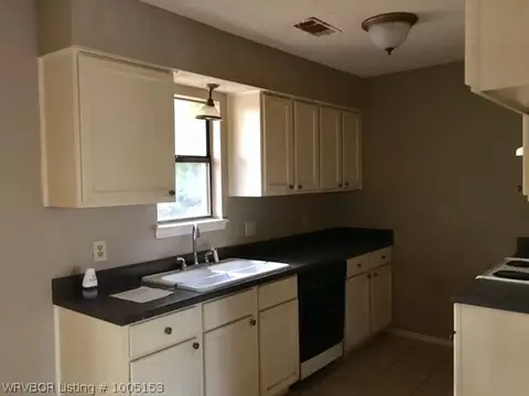 504 O St, Barling, AR 72923 photo 7