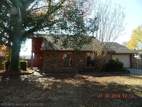 1504 Princeton Dr, Fort Smith, AR 72908 photo 1