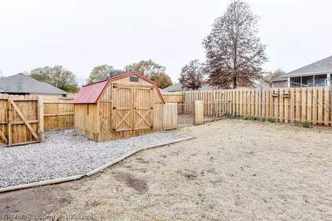 116 Lexington, Barling, AR 72923 photo 18