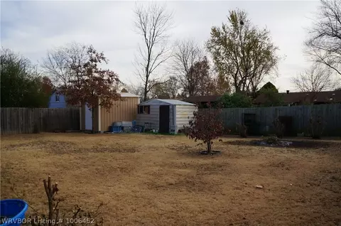 111 Rowe Ave, Pocola, OK 74902 photo 3