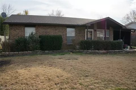 111 Rowe Ave, Pocola, OK 74902 photo 1