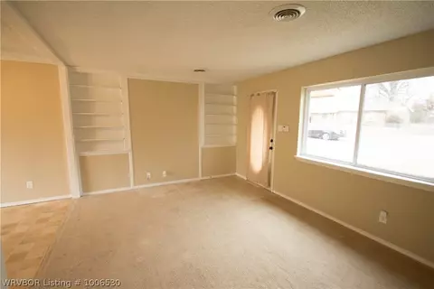 806 Angela Cir, Barling, AR 72923 photo 9
