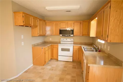 806 Angela Cir, Barling, AR 72923 photo 3