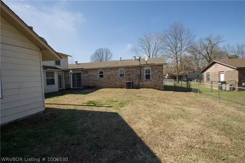 806 Angela Cir, Barling, AR 72923 photo 23