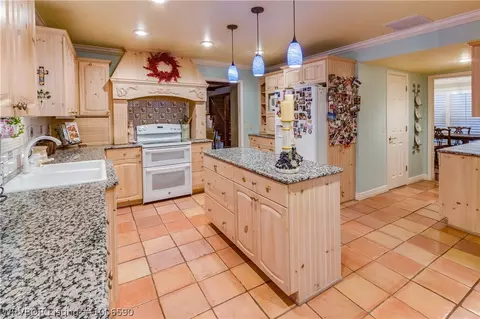 8115 Dover Cir, Fort Smith, AR 72903 photo 9