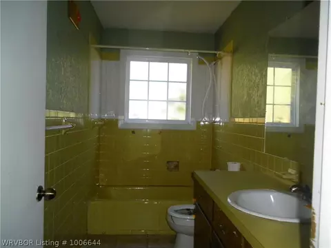 1115 E 6th St, Waldron, AR 72958 photo 9