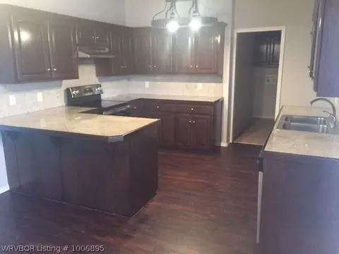 8127 Sebastian Lake Dr, Hackett, AR 72937 photo 5