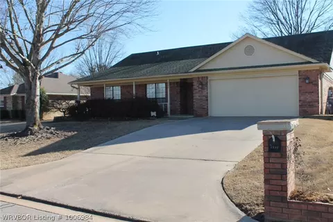 8904 Skypark Dr, Fort Smith, AR 72903 photo 1