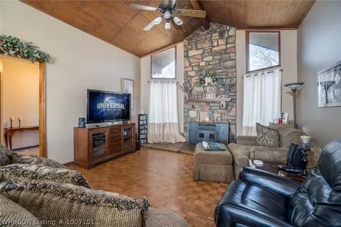 1921 E Hickory Dr, Greenwood, AR 72936 photo 4