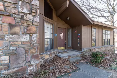 1921 E Hickory Dr, Greenwood, AR 72936 photo 2