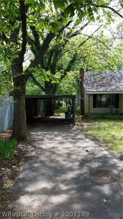 208 9th St, Ozark, AR 72949 photo 2