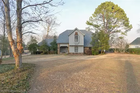 2401 Wyndermere Way, Fort Smith, AR 72903 photo 1