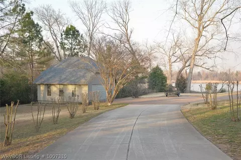2401 Wyndermere Way, Fort Smith, AR 72903 photo 4