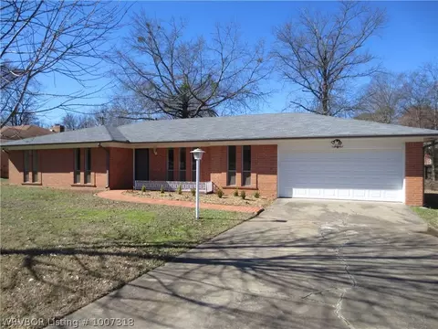 2100 S 71st St, Fort Smith, AR 72903