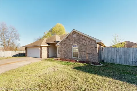 105 Mollie Ct, Barling, AR 72923 photo 2