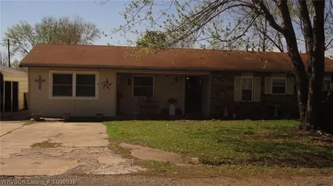 104 B St, Pocola, OK 74902 photo 1