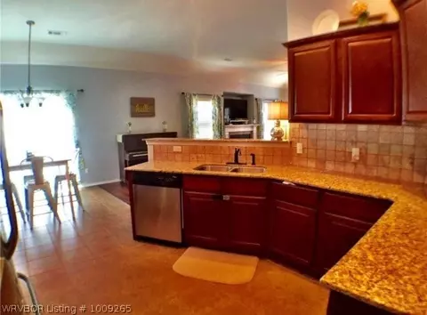 5700 Thomas Rd, Fort Smith, AR 72916 photo 6