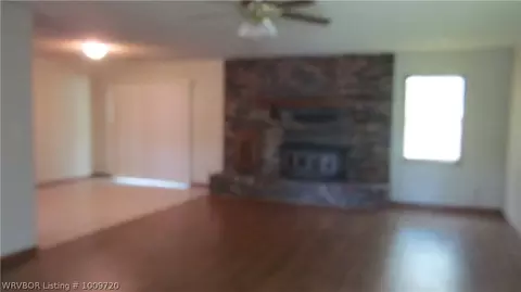 906 N 3rd St, Paris, AR 72855 photo 4