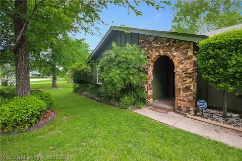 4609 Victoria Dr, Fort Smith, AR 72904 photo 2