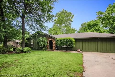 4609 Victoria Dr, Fort Smith, AR 72904 photo 1