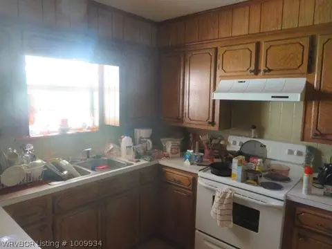 801 5th St, Waldron, AR 72958 photo 9