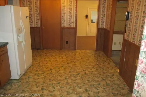 403 Taylor, Paris, AR 72855 photo 6
