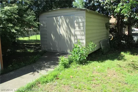 403 Taylor, Paris, AR 72855 photo 9