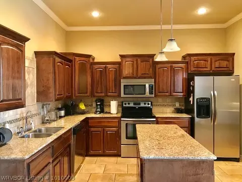 1800 Fairbanks Dr, Barling, AR 72923 photo 5