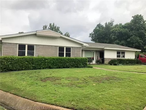 6820 S T St, Fort Smith, AR 72903 photo 1