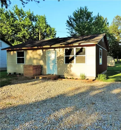 804 Morris St, Pocola, OK 74902 photo 2