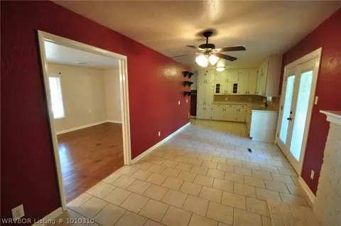 3223 39th St, Fort Smith, AR 72903 photo 4