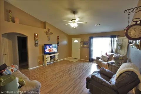 122 Spruce St, Greenwood, AR 72936 photo 4