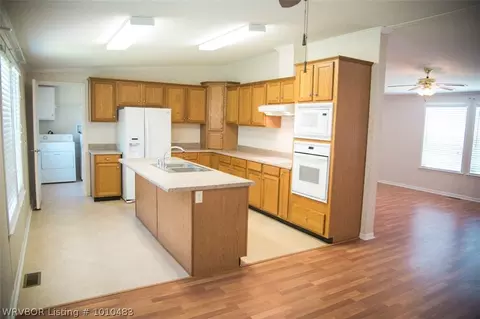 902 J St, Barling, AR 72923 photo 6