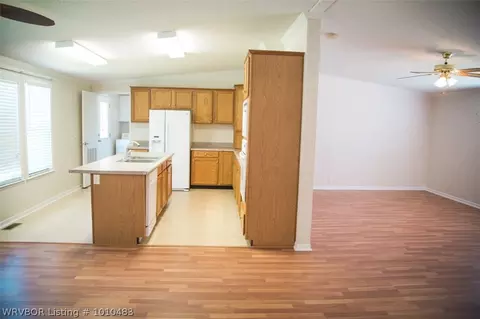 902 J St, Barling, AR 72923 photo 5