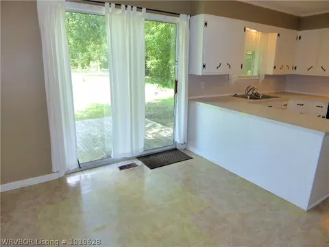 706 E Gary St, Greenwood, AR 72936 photo 6