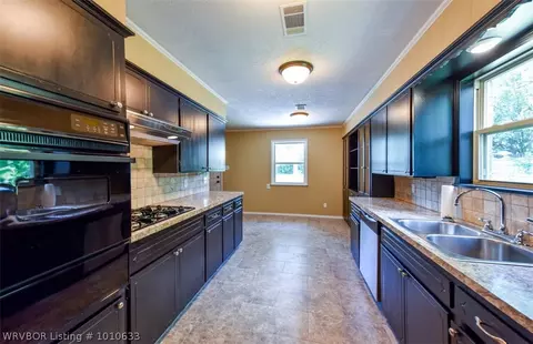 1905 46th Ter, Fort Smith, AR 72904 photo 8
