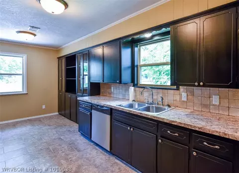 1905 46th Ter, Fort Smith, AR 72904 photo 7
