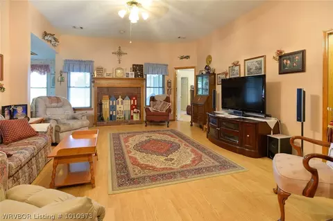 409 S Tiffany Dr, Lavaca, AR 72941 photo 5